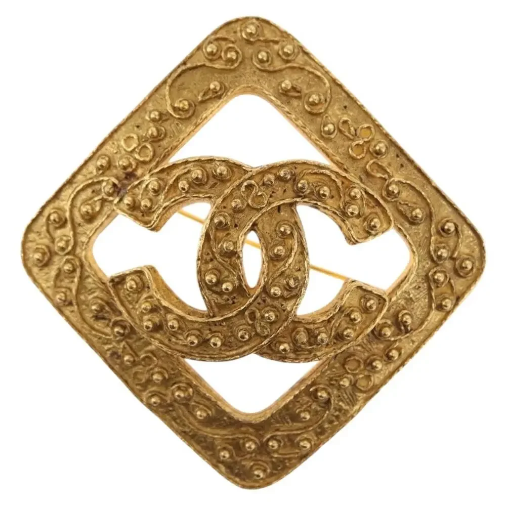 Chanel CC Brooch - Picture 2 of 3